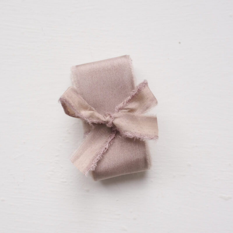 La Lettre Lint handgemaakte zijden linten hand dyed silk ribbon kleur Misty Rose