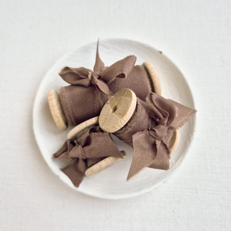 Webshop Zijden Linten Silk Ribbon La Lettre Kalligrafie Chocolat Brown